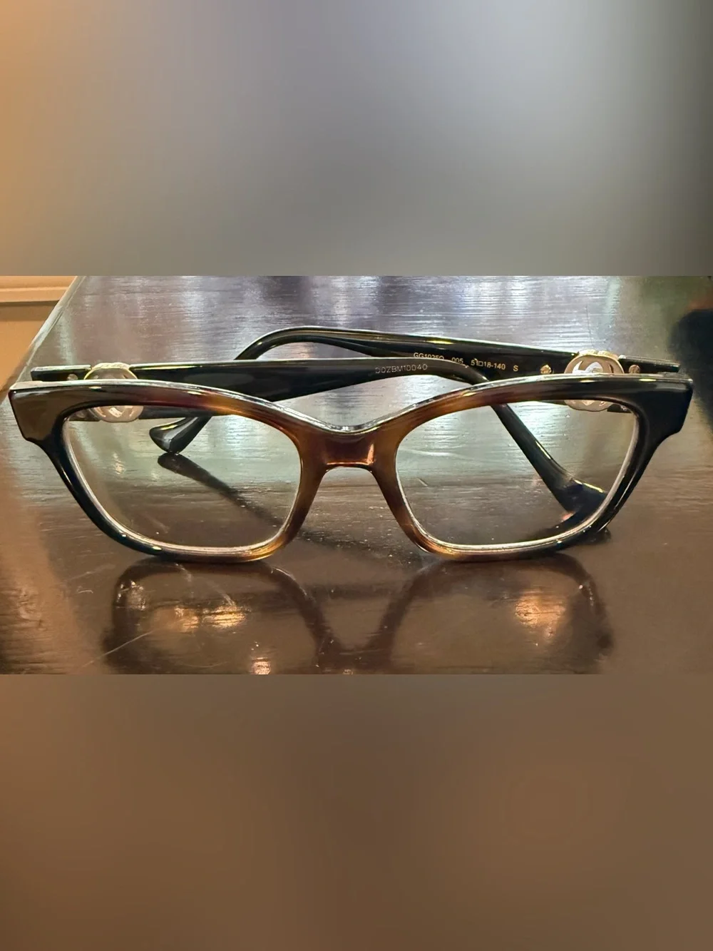 Gucci Black and Tortoiseshell Rectangular Glasses with Gold GG Accent - Picture 3 of 6